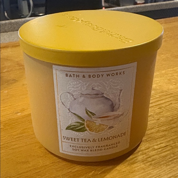 Bath & Body Works Other - Bath & Body Works Sweet Tea & Lemonade 3-Wick Candle